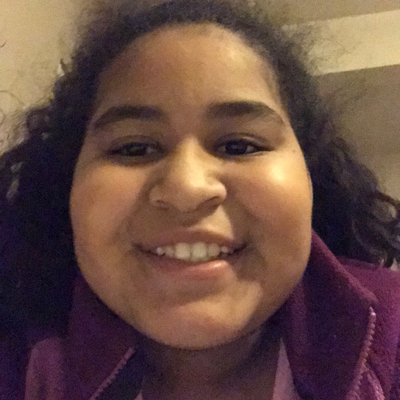 Meet your Posher, Gabriella - Picture 1 of 1